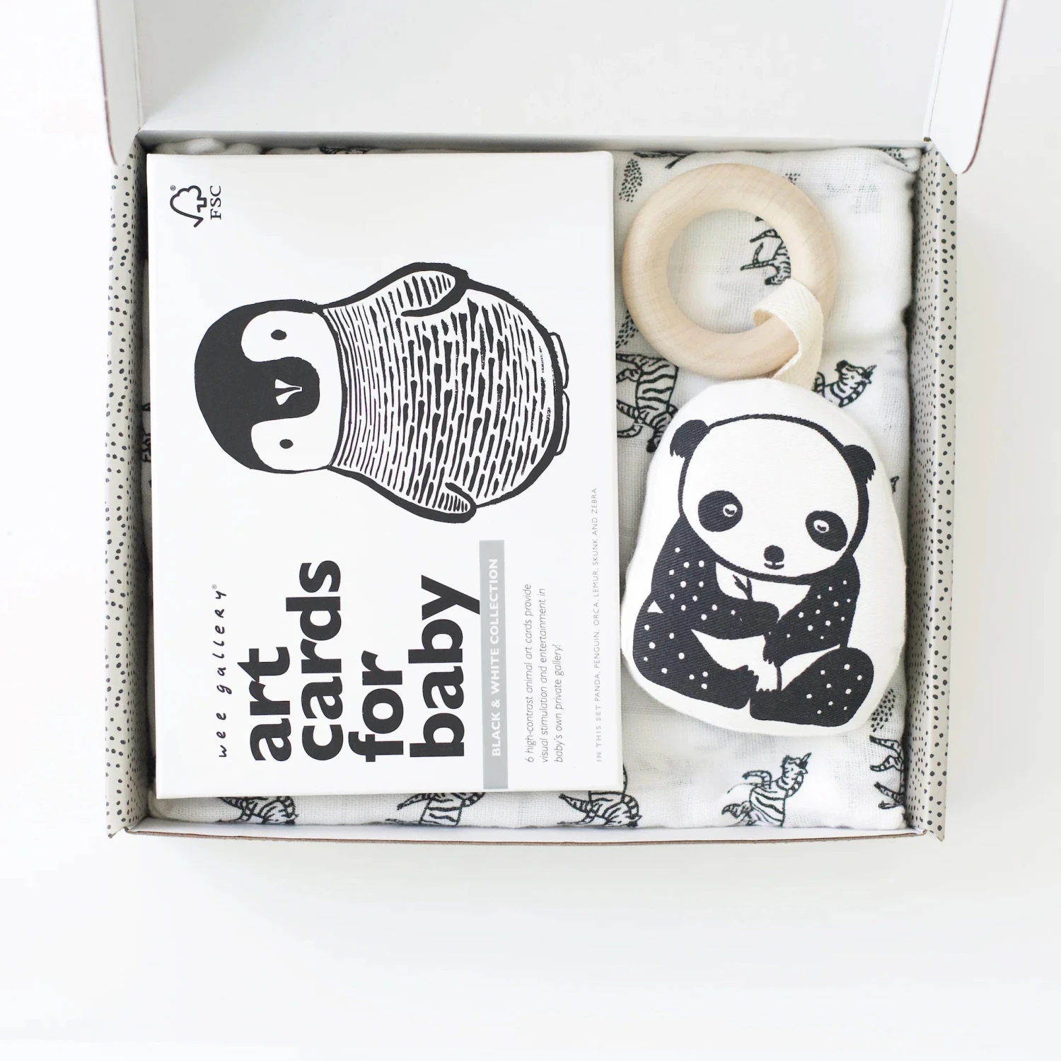 Wee Gallery Little Naturalist Black & White Gift Set 4 Wee Gallery Little Naturalist Black & White Gift Set - Image 2