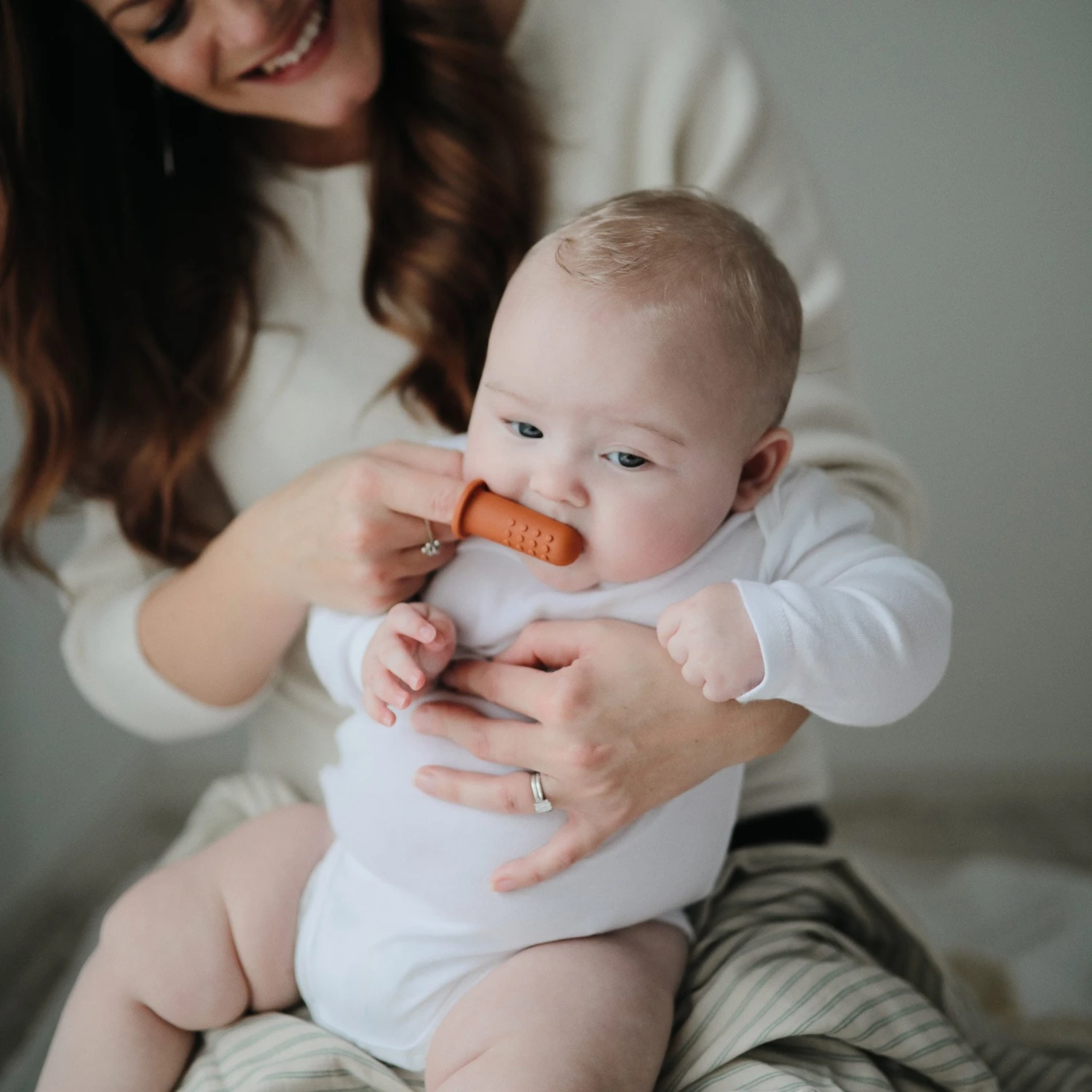 Mushie Silicone Finger Toothbrush 2 Pack 4 Mushie Silicone Finger Toothbrush 2 Pack - Image 2